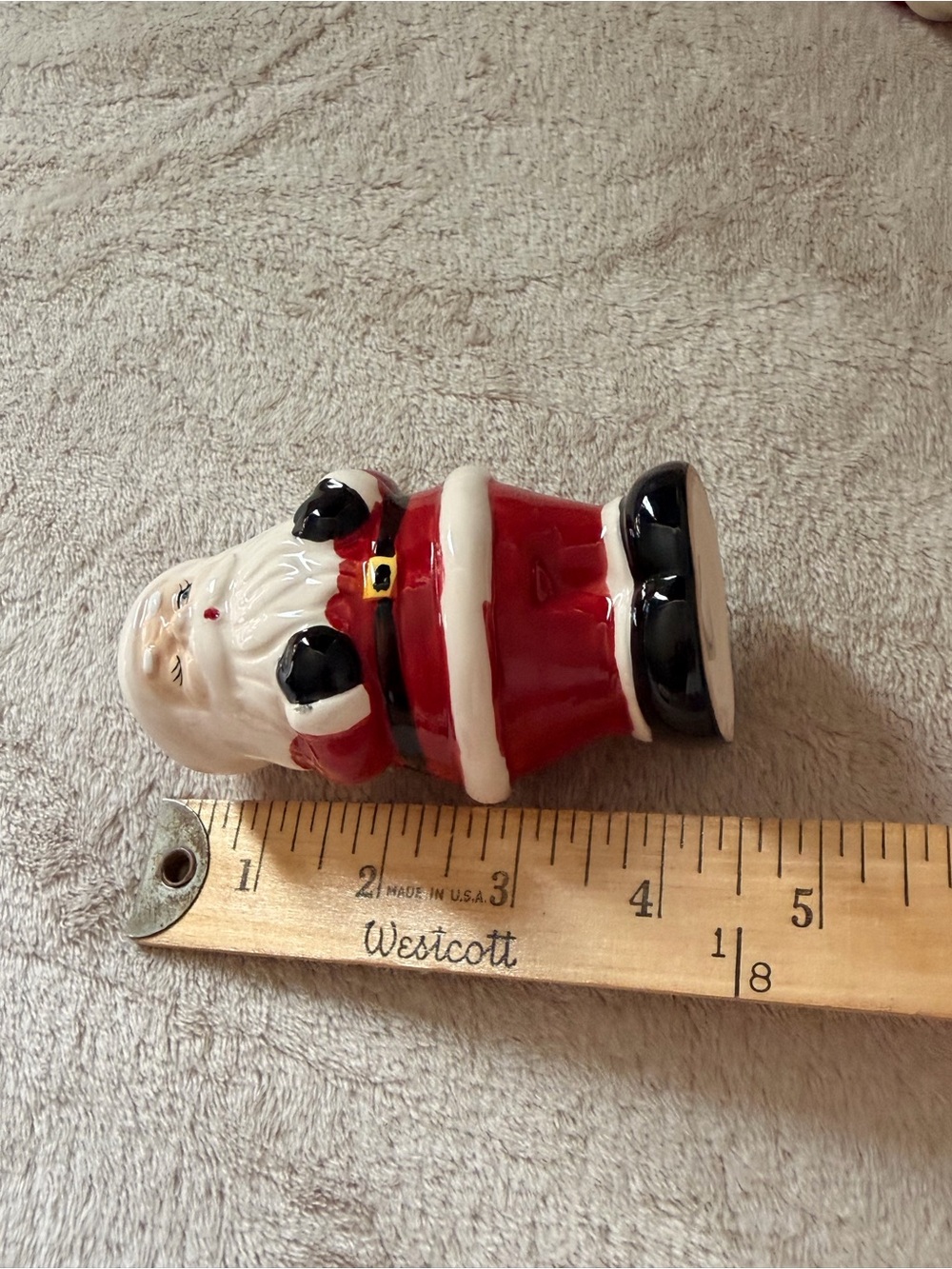 Vintage Santa And Mrs. Claus Salt & Pepper Shakers Kissing Winking - Picture 6 of 12